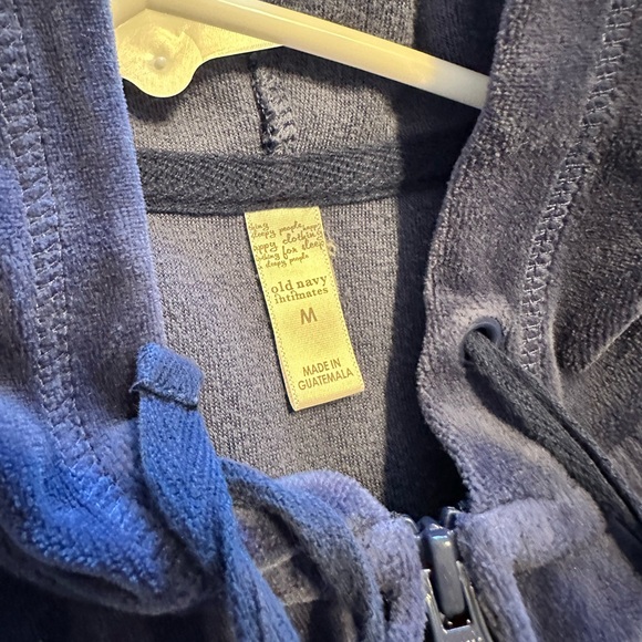 Tracksuit - Picture 4 of 4